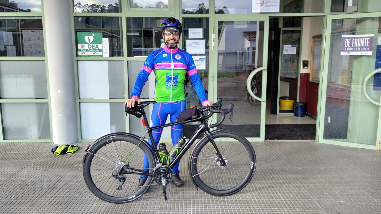 Me and the synapse, after the Brevet, in front of the door at INEFG