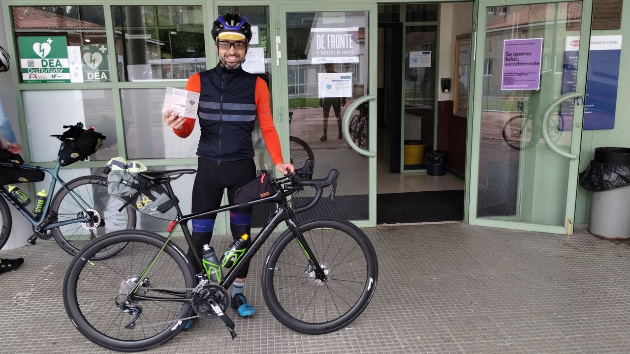 Me and the synapse, after the second 400 Brevet, at the finish in INEFG in Bastiagueiro.