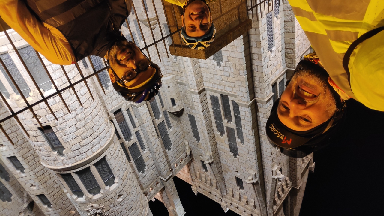Group selfie, Dani, Ferreiro and me in front of the 'Palacio de Gaudi'