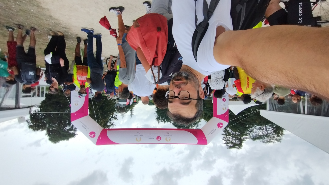 Selfie in front of the inflatable arch