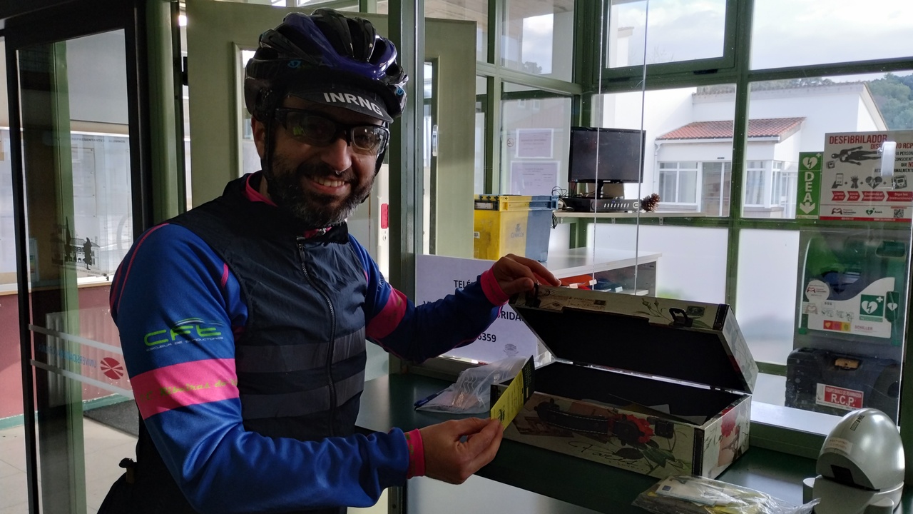 Delivering my Brevet card, fully stamped, to the usual suitcase
