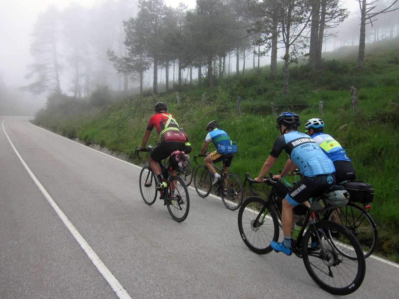 Dani, Cesar, me and Ferreiro, on our way to A Garganta for the second time that day, getting closer to a fog bank