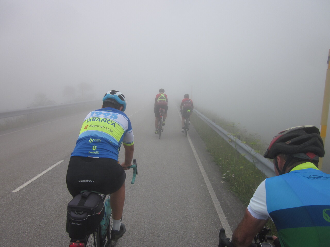 Dani and Jose leading, with Ferreiro and Cesar behind, once the fog was getting thicker. All around them is simply white