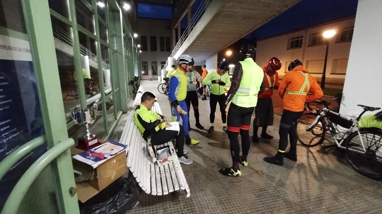 Some randonneurs picking up their Brevet cards