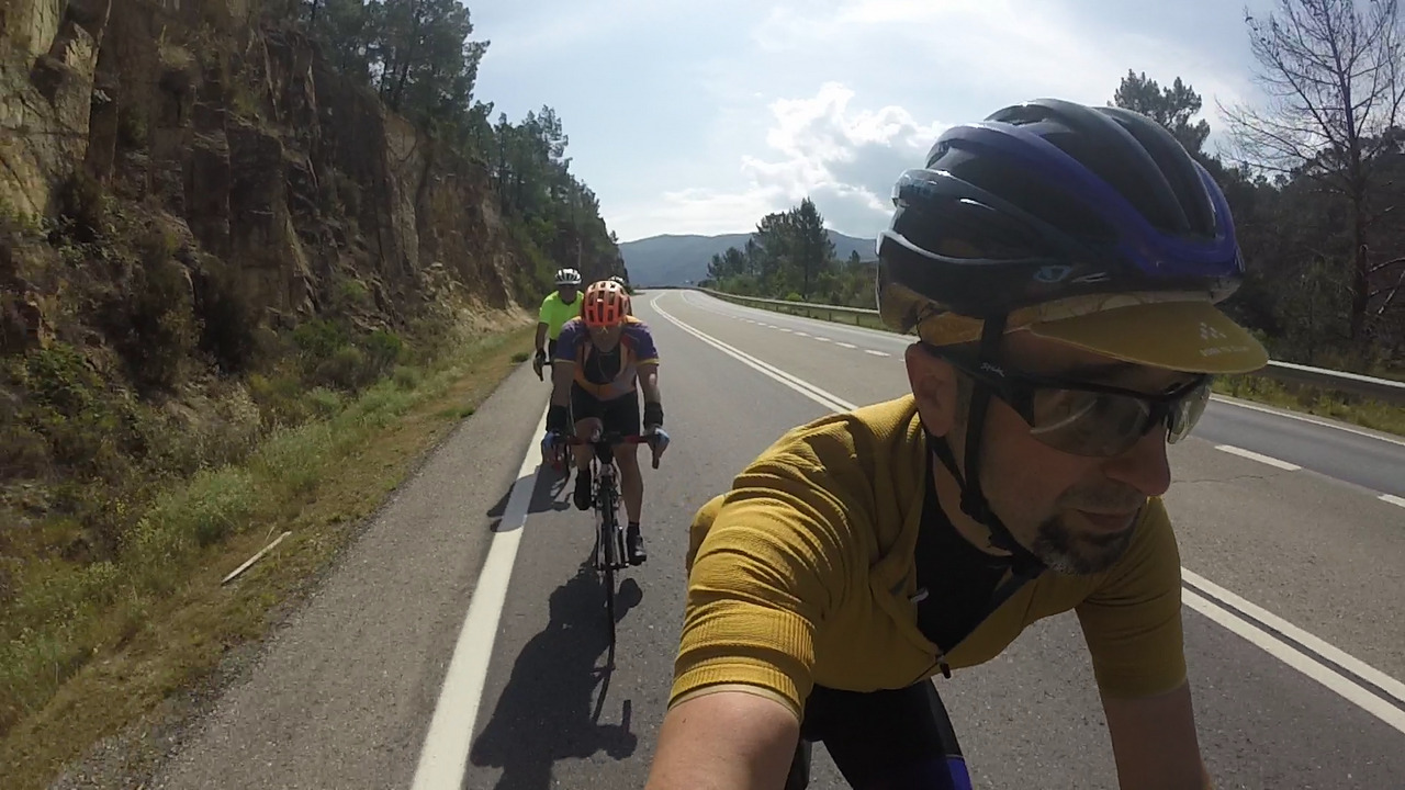 Taking turns to pull the group, I'm on the lead, followed by Saul and Valentin