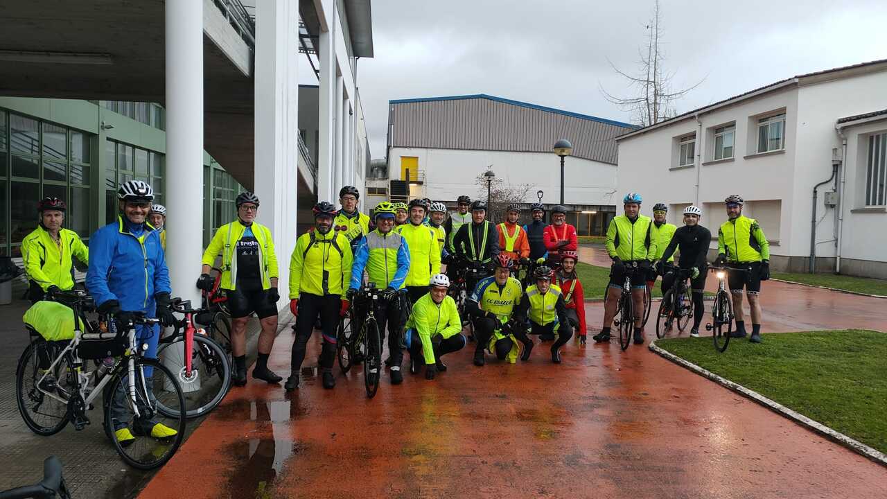 The group pic of everybody just before the start