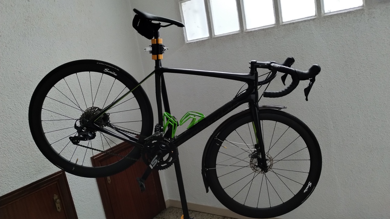 The synapse on the stand, front fender installed