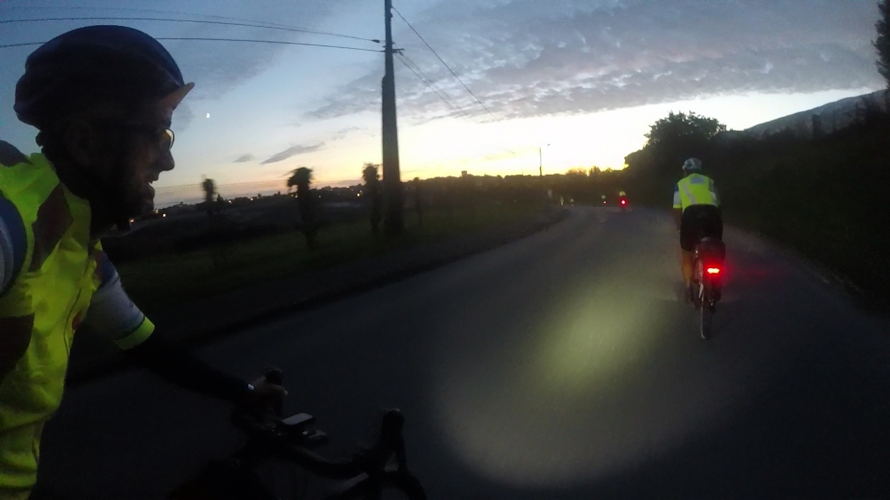 Forming a row of tail lights again, Ferreiro is just in front of me, a few other tail lights ahead