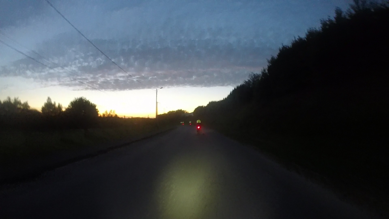 Passed the city of Carhaix, on the road to Brest, after the sunset on Monday evening, a few tail lights are ahead of me