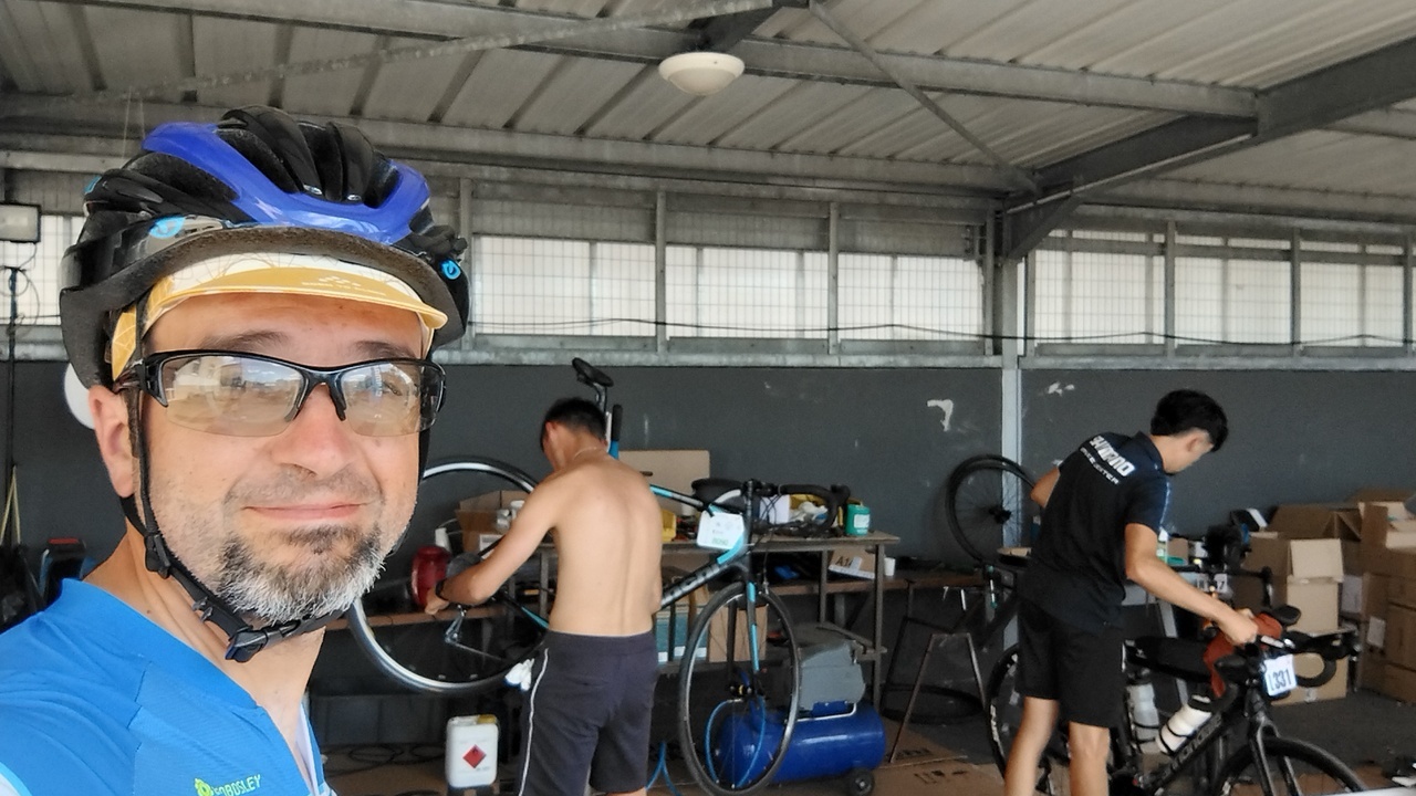 Selfie, waiting my turn at the mechanics, three young lads that were quite busy