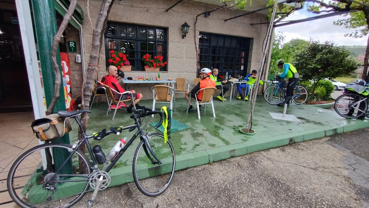 Part of the group, sitting in the terrace of the restaurant in Paraños, where we had some tortilla for lunch