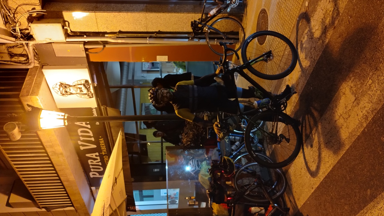 Me, after finished the Brevet, in front of the Pura Vida bar, with the synapse