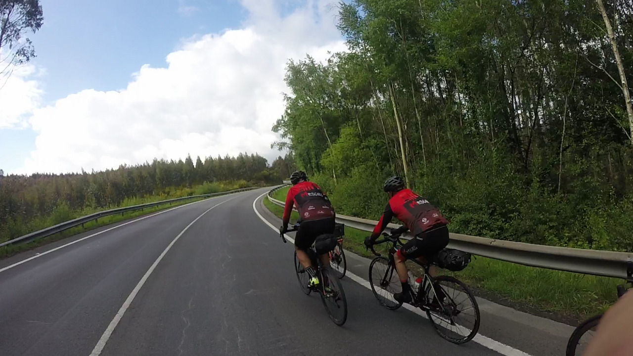 Dani and Edgar, pulling the group on our way to Curtis