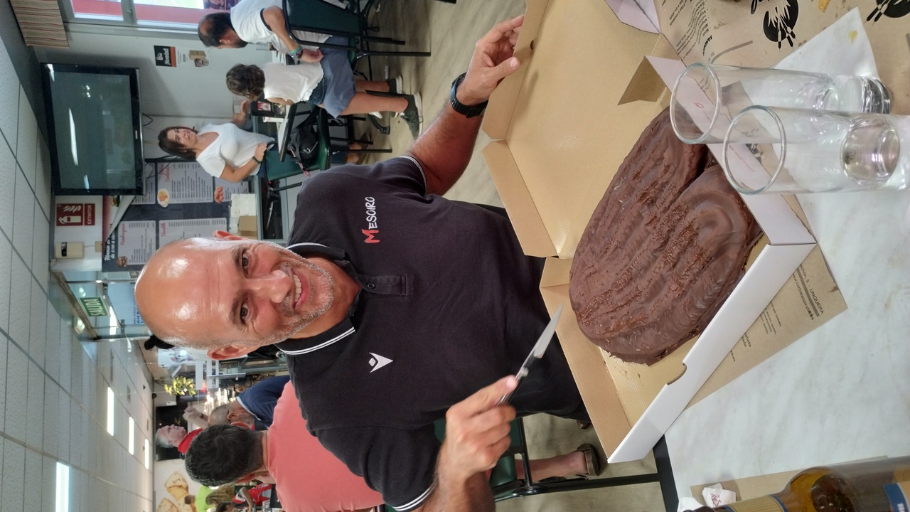 Dani, with a huuuuge 'palmera de chocolate'
