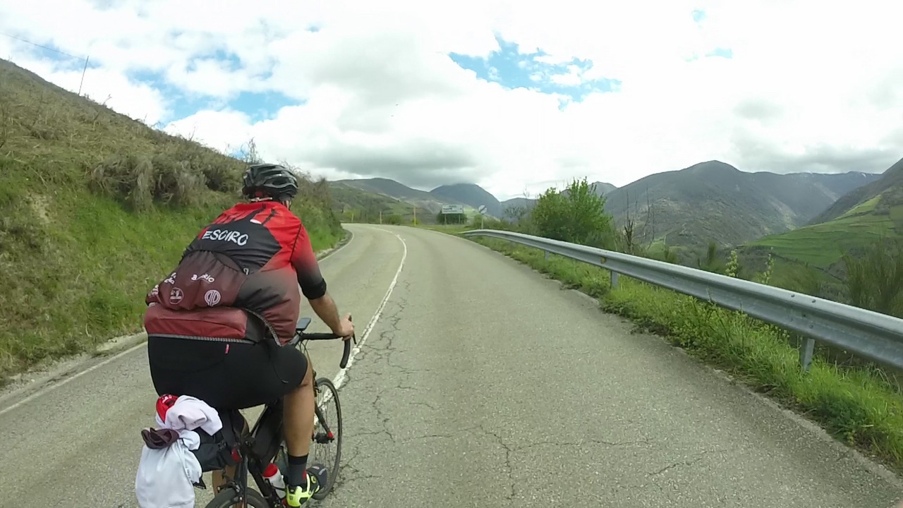Dani, riding on the last few km of the climb to El Puertu