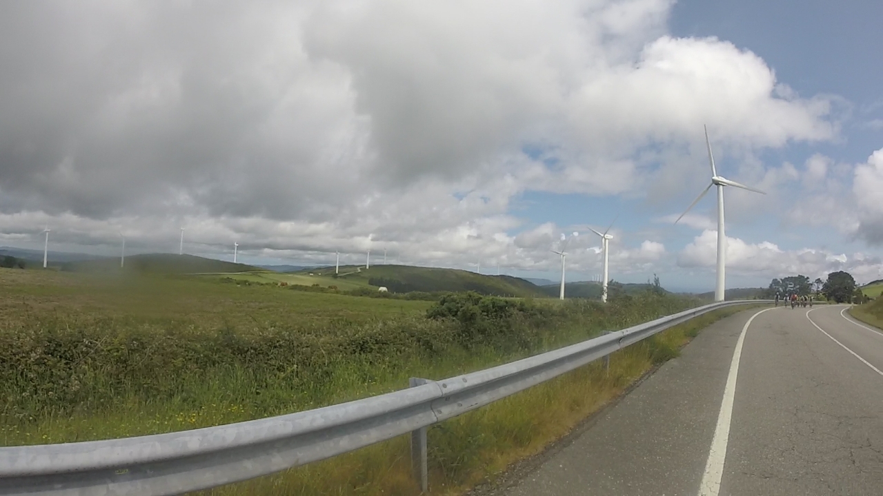 We passed by a wind farm near the top of Alto do Caxado